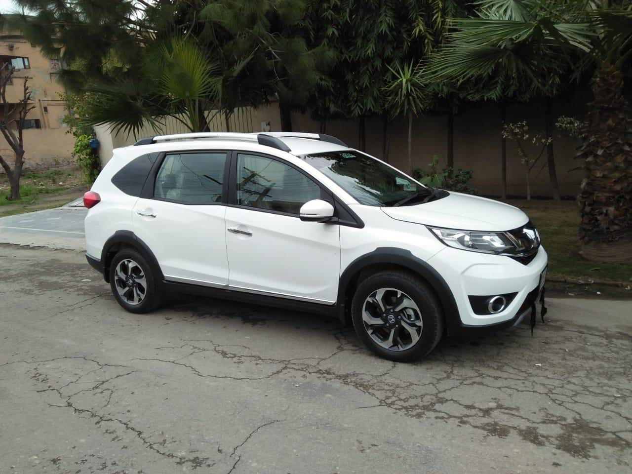 rent a car in Islamabad